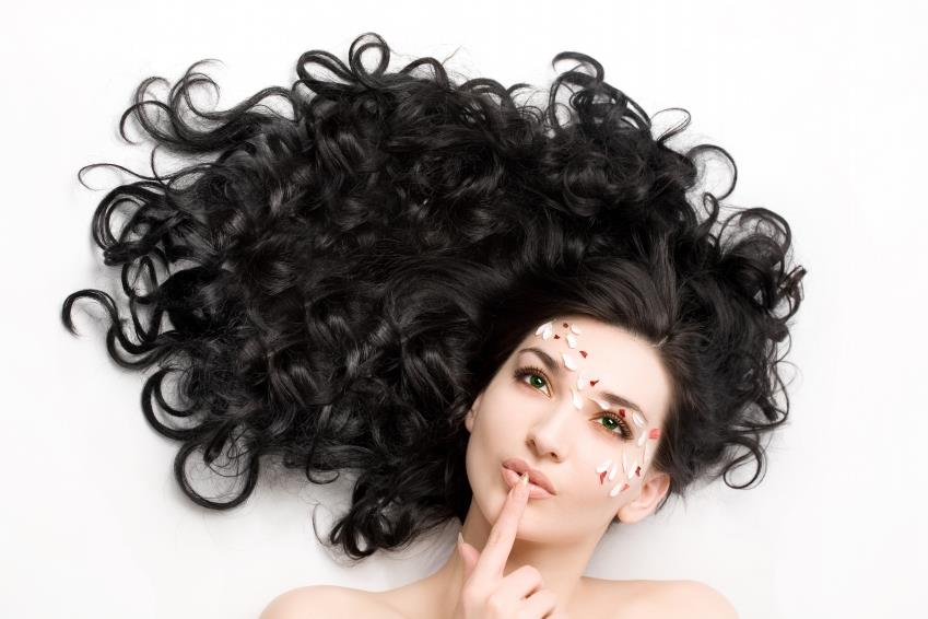 The Do's and Don'ts for Curly Hair in the UAE