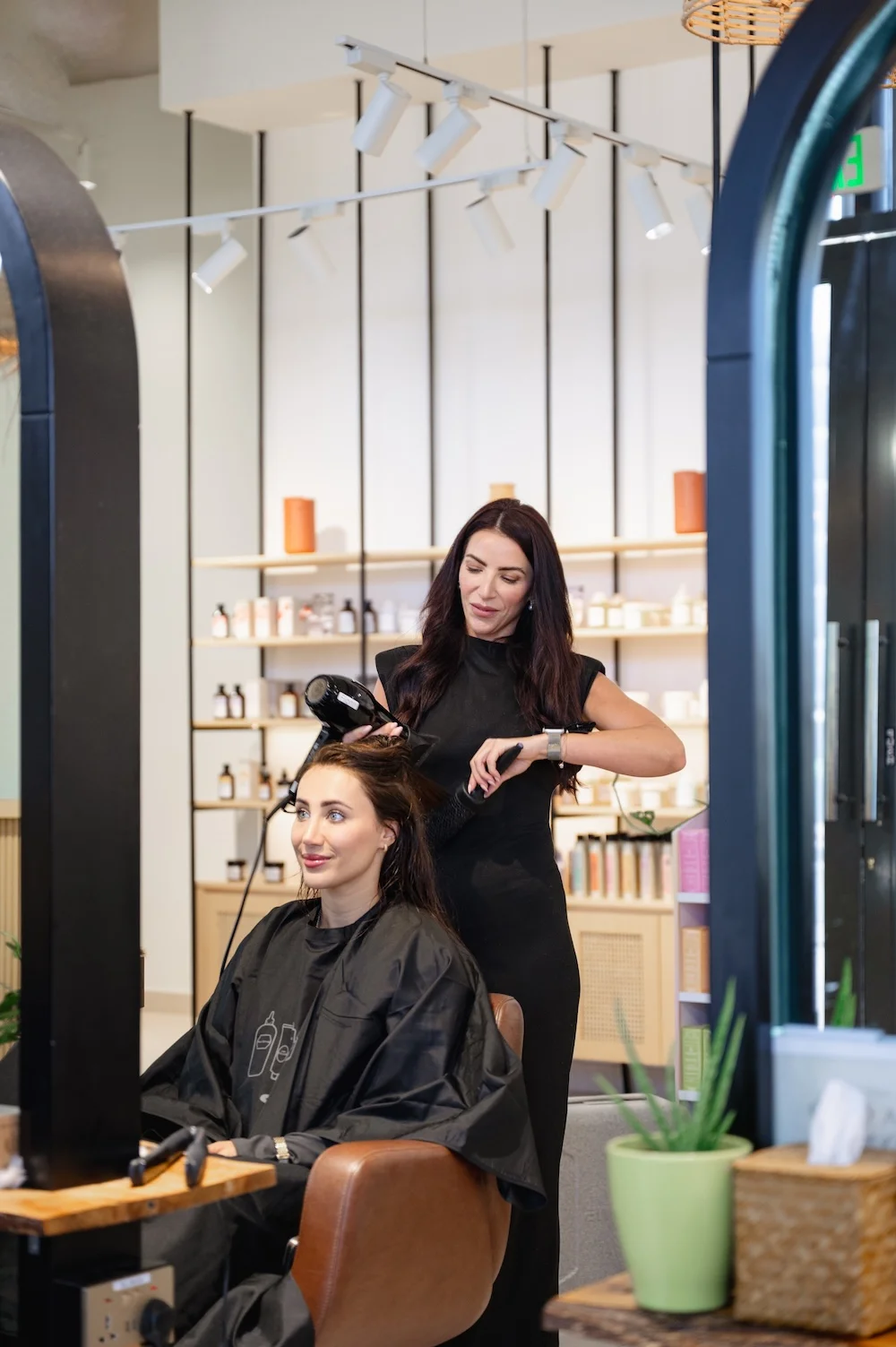 Luxury Hair Salon 2 - Best Hair Salon in Dubai and Abu Dhabi 2 - Best ladies salon in Dubai and Abu Dhabi